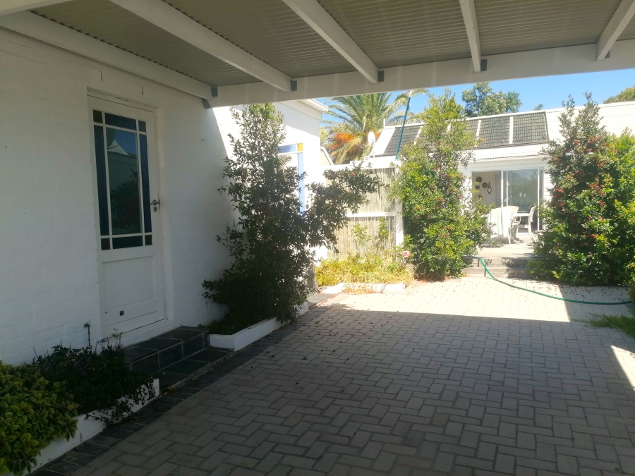 To Let 3 Bedroom Property for Rent in Milkwood Park Western Cape